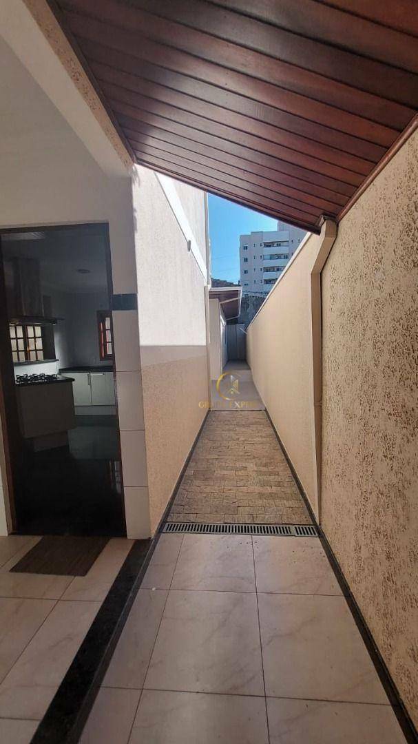 Sobrado à venda com 3 quartos, 251m² - Foto 14