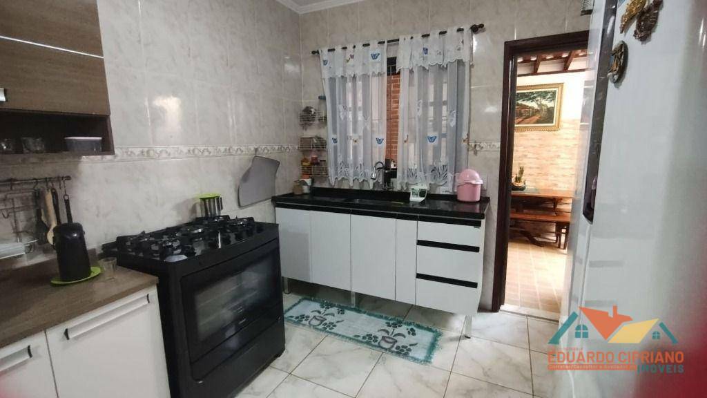 Casa à venda com 2 quartos, 69m² - Foto 12