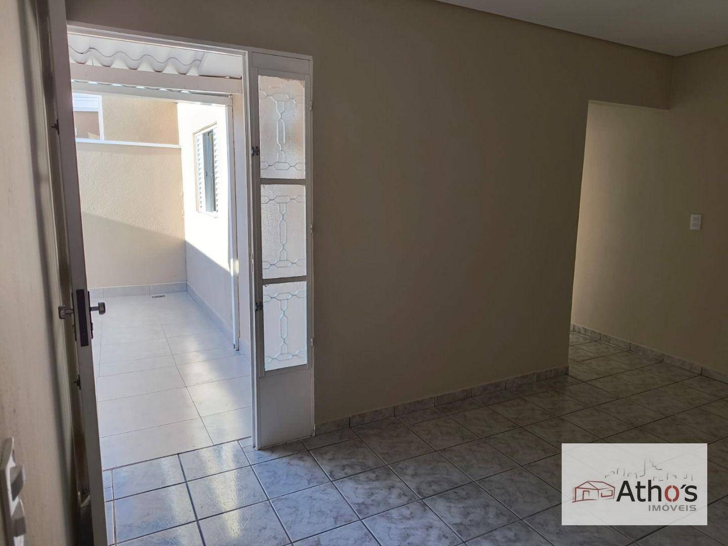 Casa para alugar com 1 quarto, 80m² - Foto 6