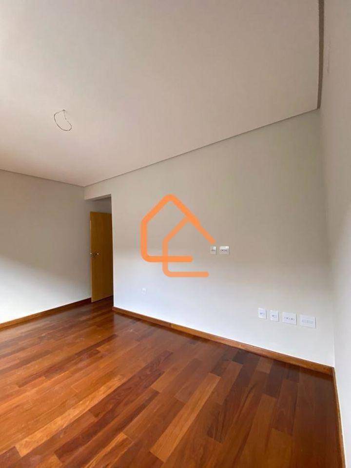 Apartamento à venda com 3 quartos, 125m² - Foto 4