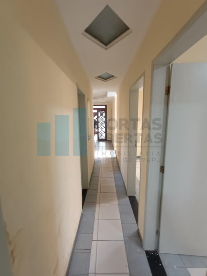 Casa para alugar com 6 quartos, 247m² - Foto 9