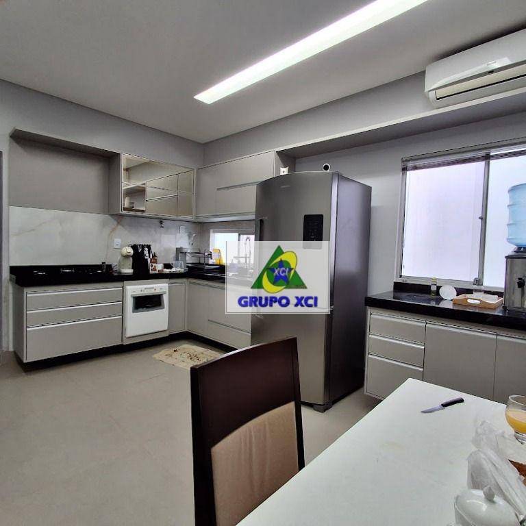 Casa de Condomínio à venda com 2 quartos, 280m² - Foto 35