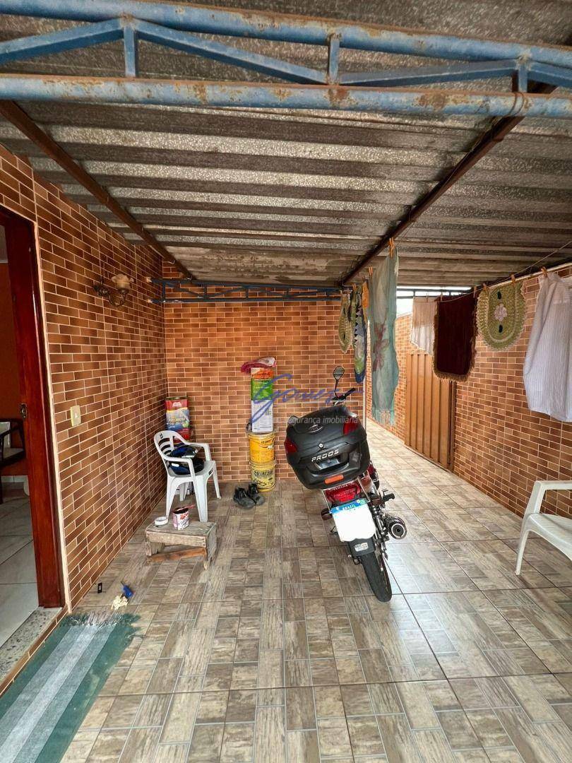 Casa à venda com 4 quartos, 180m² - Foto 4