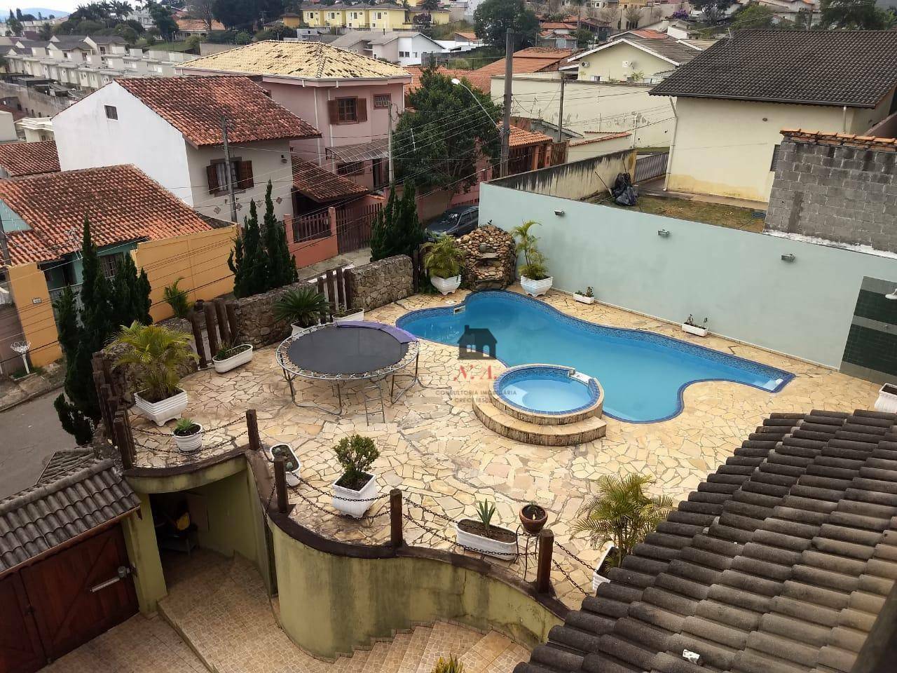 Casa à venda com 5 quartos, 355m² - Foto 1