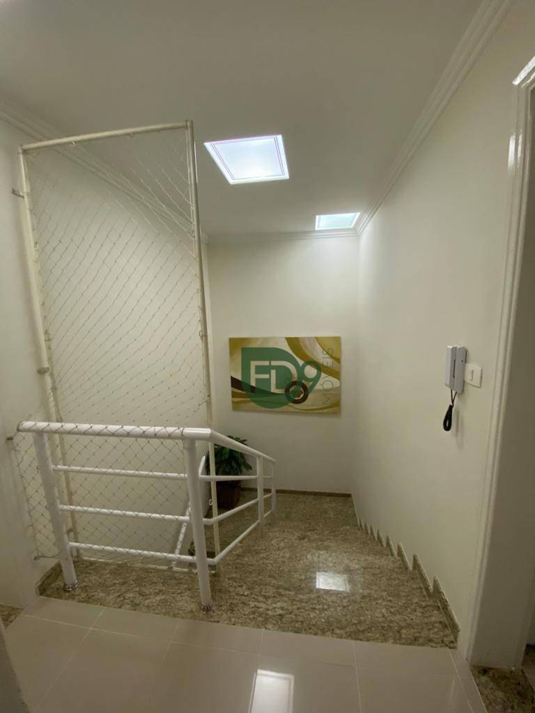 Casa à venda com 3 quartos, 177m² - Foto 3