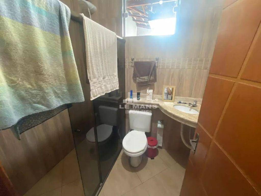 Casa à venda com 3 quartos, 200m² - Foto 14