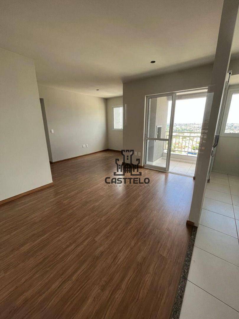 Apartamento à venda com 2 quartos, 65m² - Foto 5