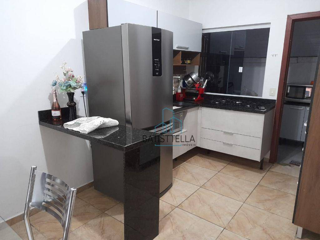 Sobrado à venda com 2 quartos, 100m² - Foto 2