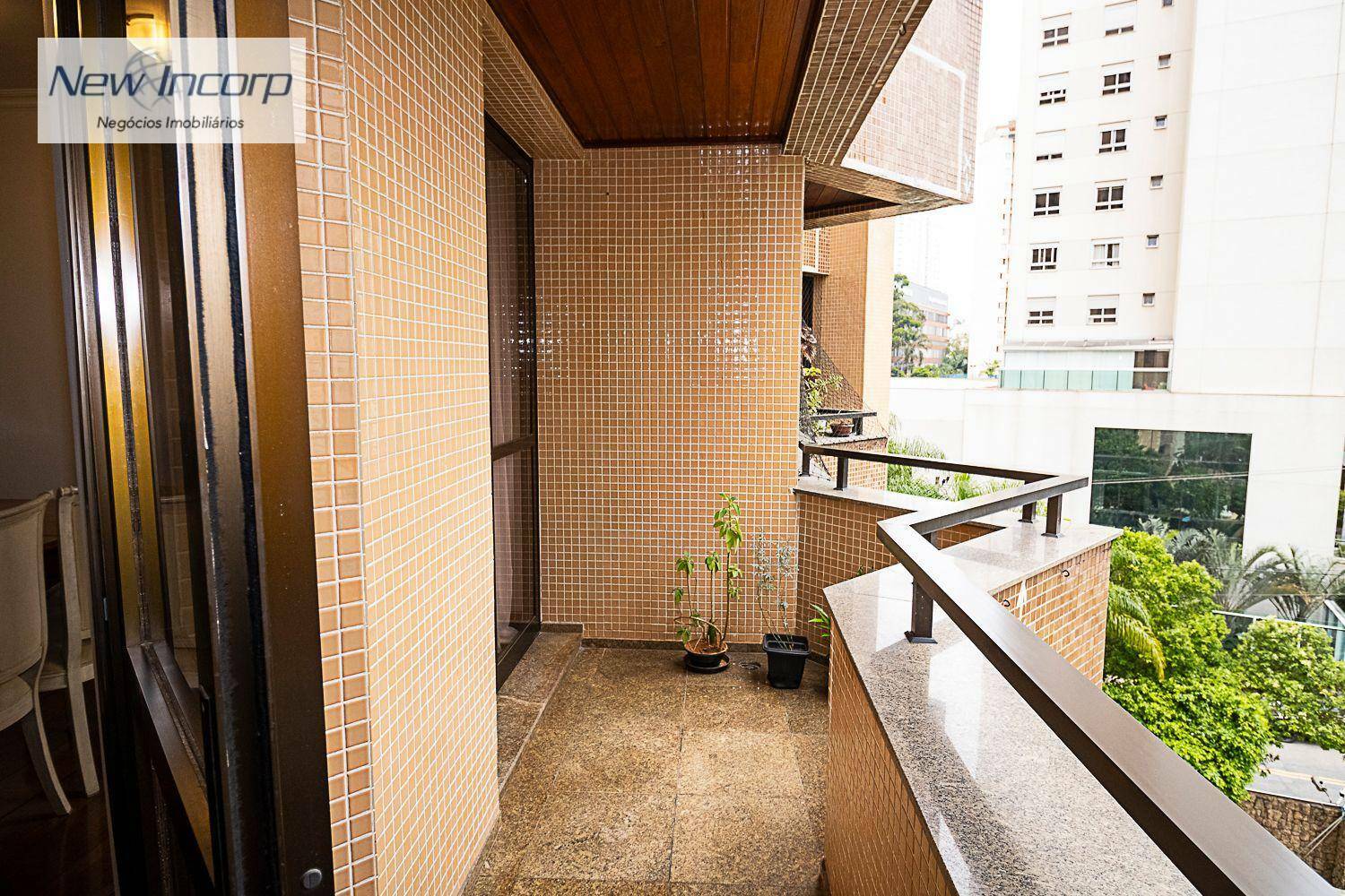 Apartamento à venda com 4 quartos, 188m² - Foto 4