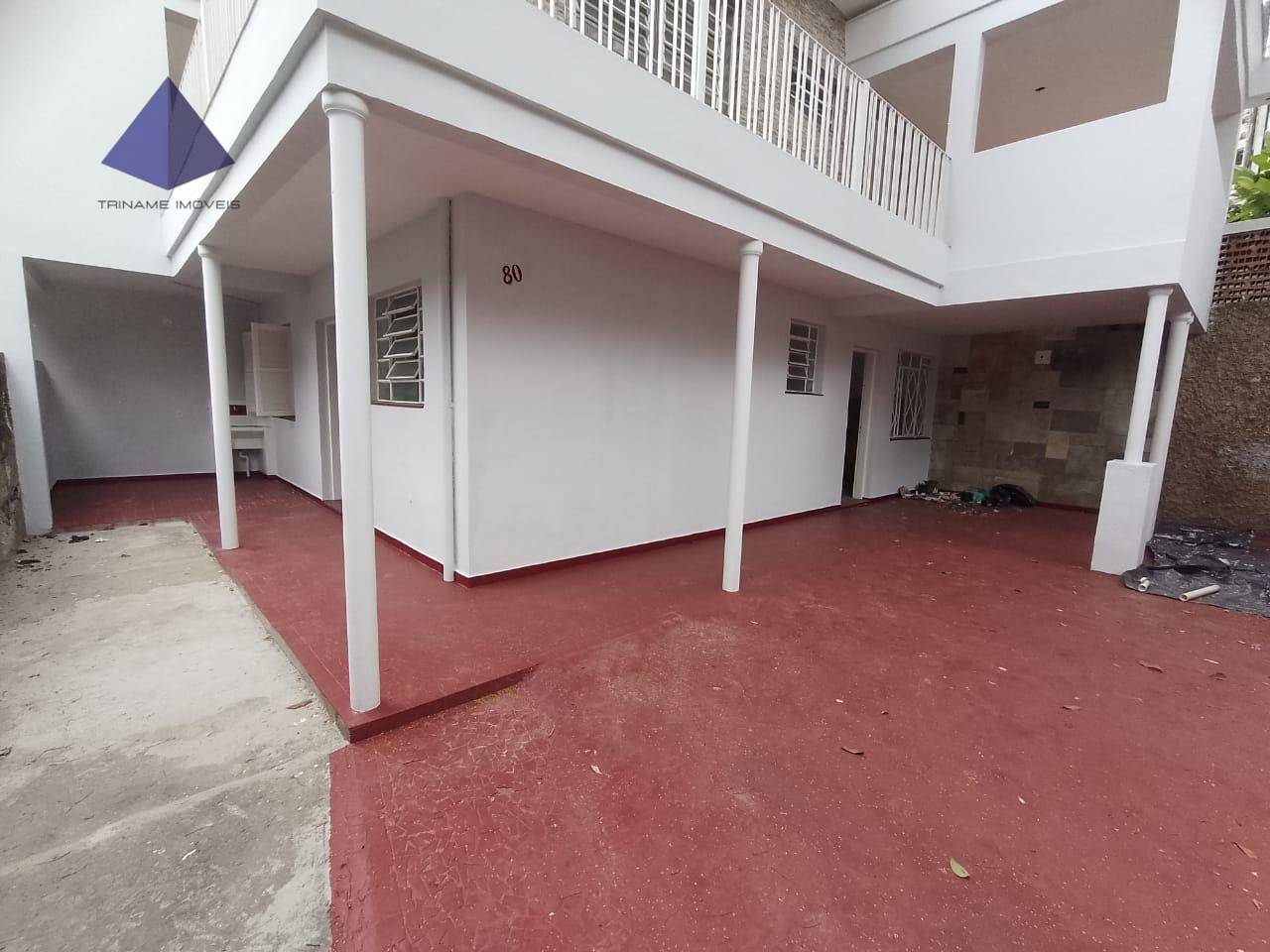 Sobrado à venda com 4 quartos, 214m² - Foto 1