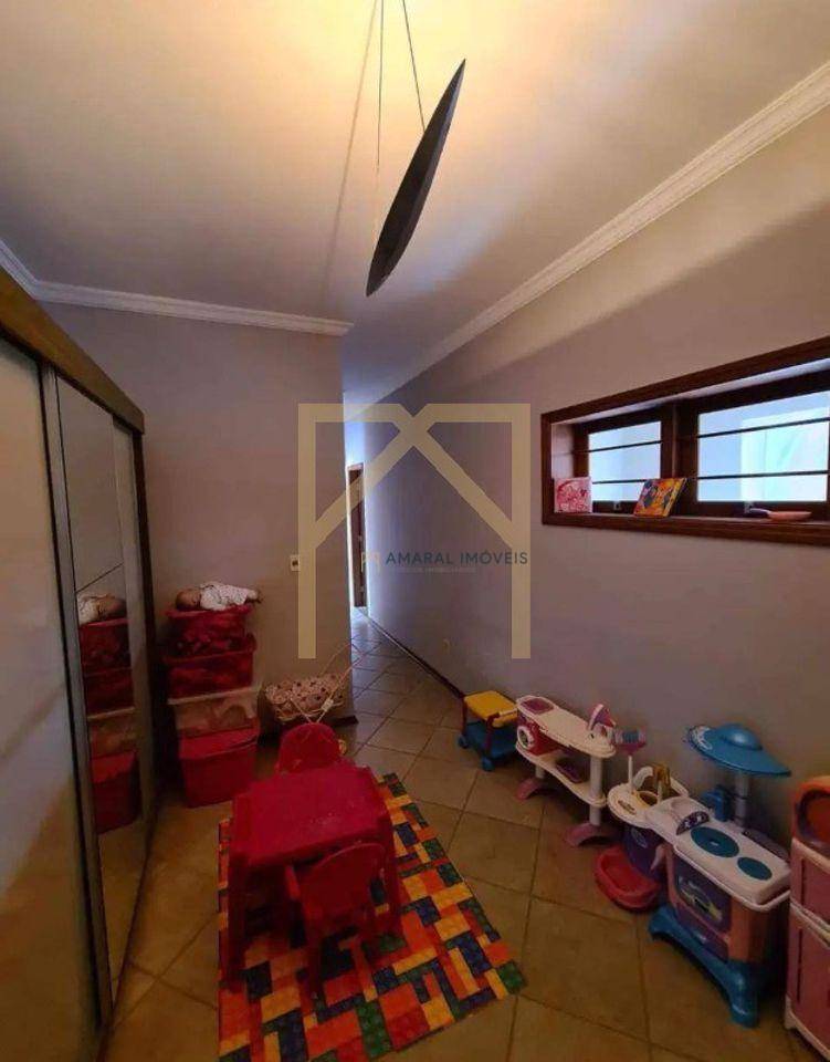 Casa à venda com 3 quartos, 277m² - Foto 12