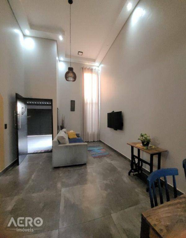 Casa à venda com 3 quartos, 114m² - Foto 1