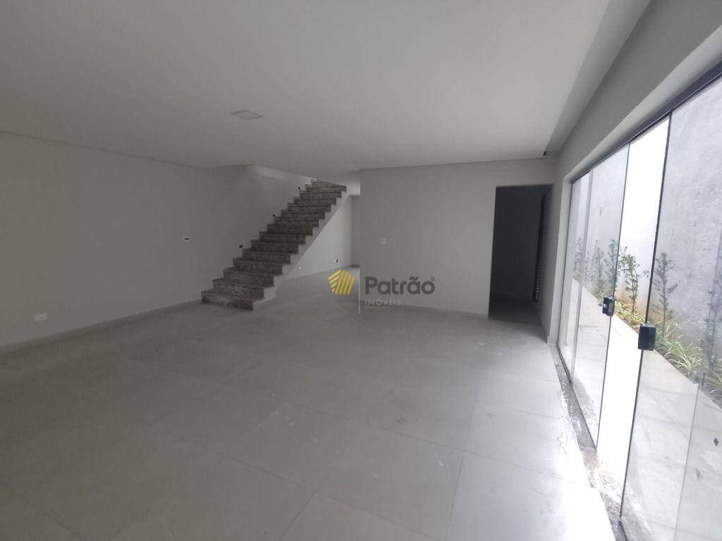 Sobrado à venda com 3 quartos, 200m² - Foto 31