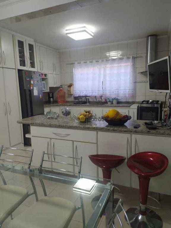 Sobrado à venda com 4 quartos, 188m² - Foto 3