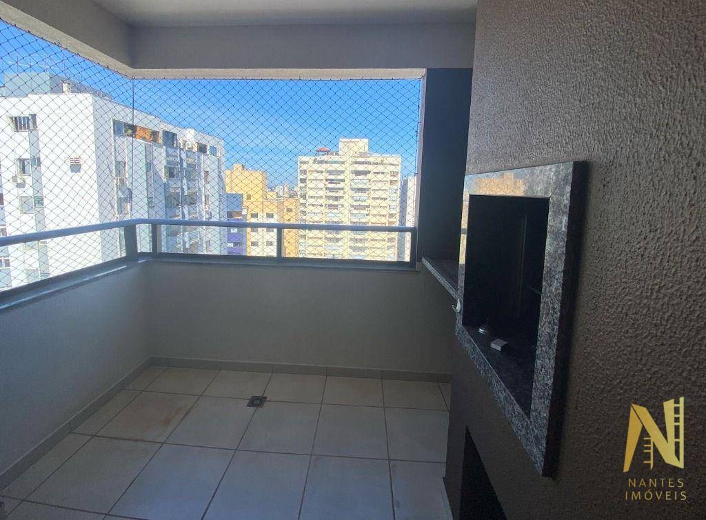 Apartamento para alugar com 3 quartos, 87m² - Foto 4