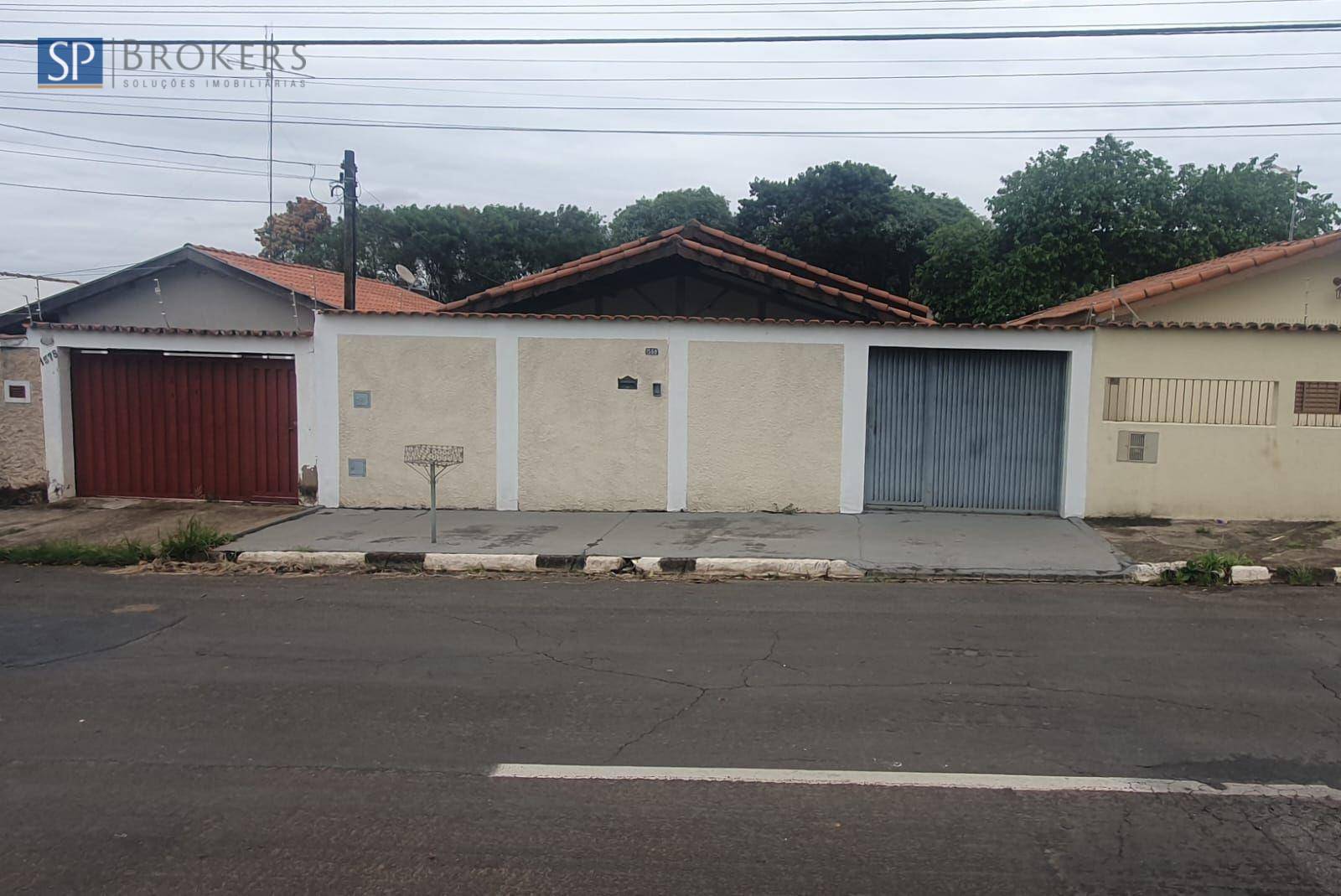 Casa à venda com 3 quartos, 138m² - Foto 1