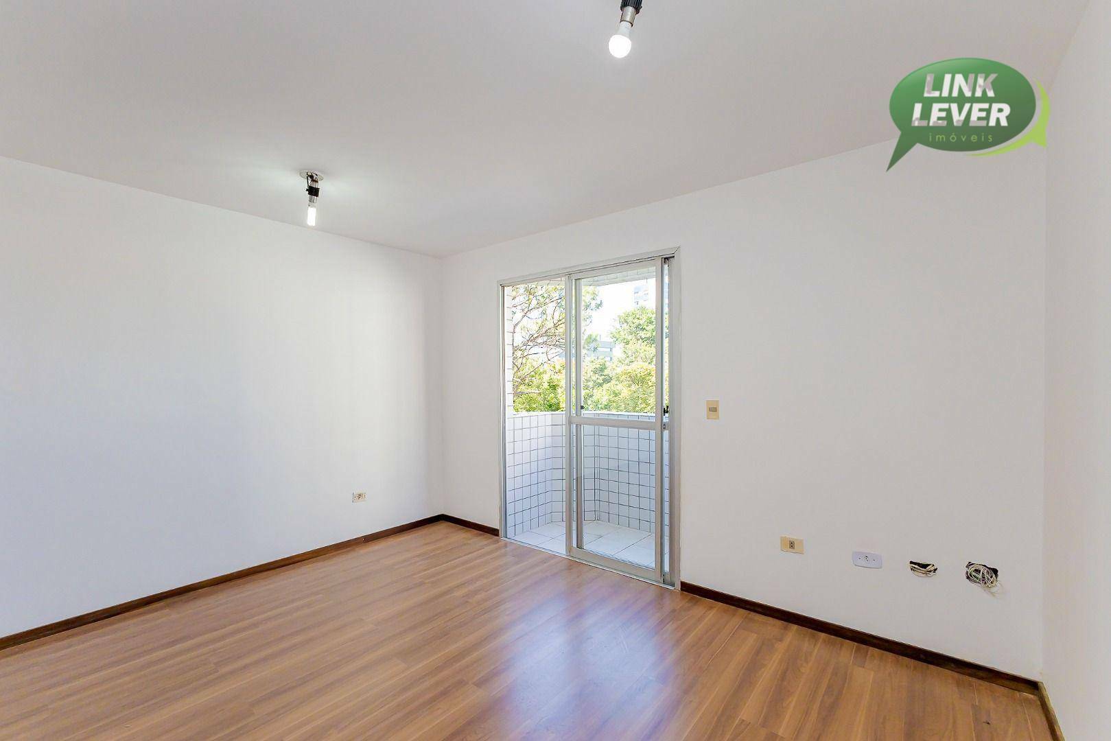 Apartamento à venda com 3 quartos, 61m² - Foto 2