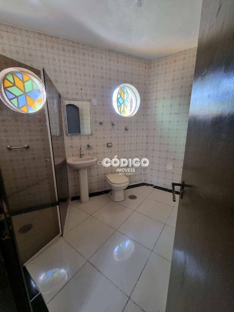 Casa para alugar com 2 quartos, 80m² - Foto 10