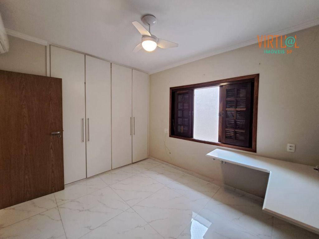 Casa para alugar com 3 quartos, 219m² - Foto 46