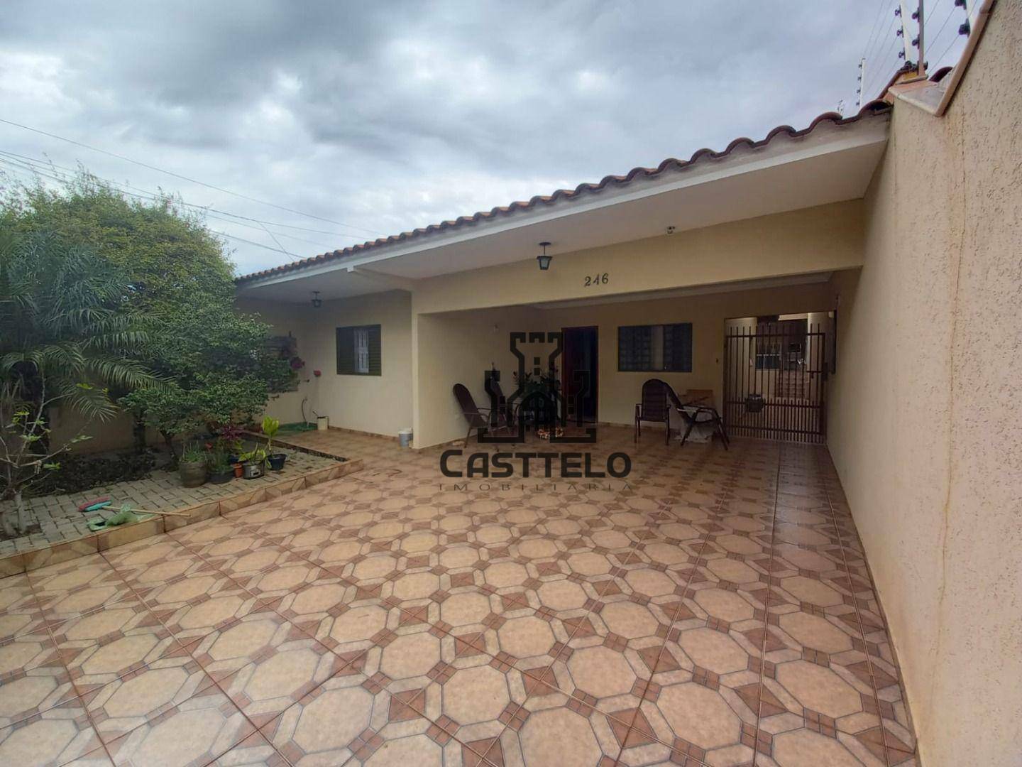 Casa à venda com 3 quartos, 135m² - Foto 1