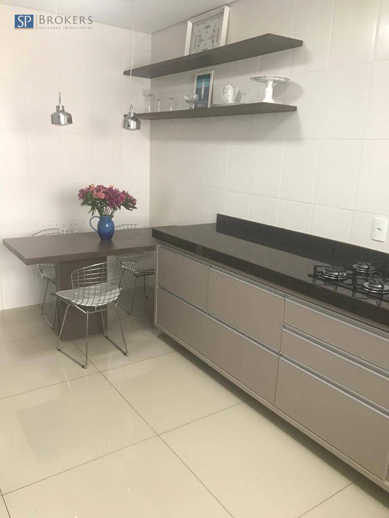 Apartamento à venda com 4 quartos, 188m² - Foto 6