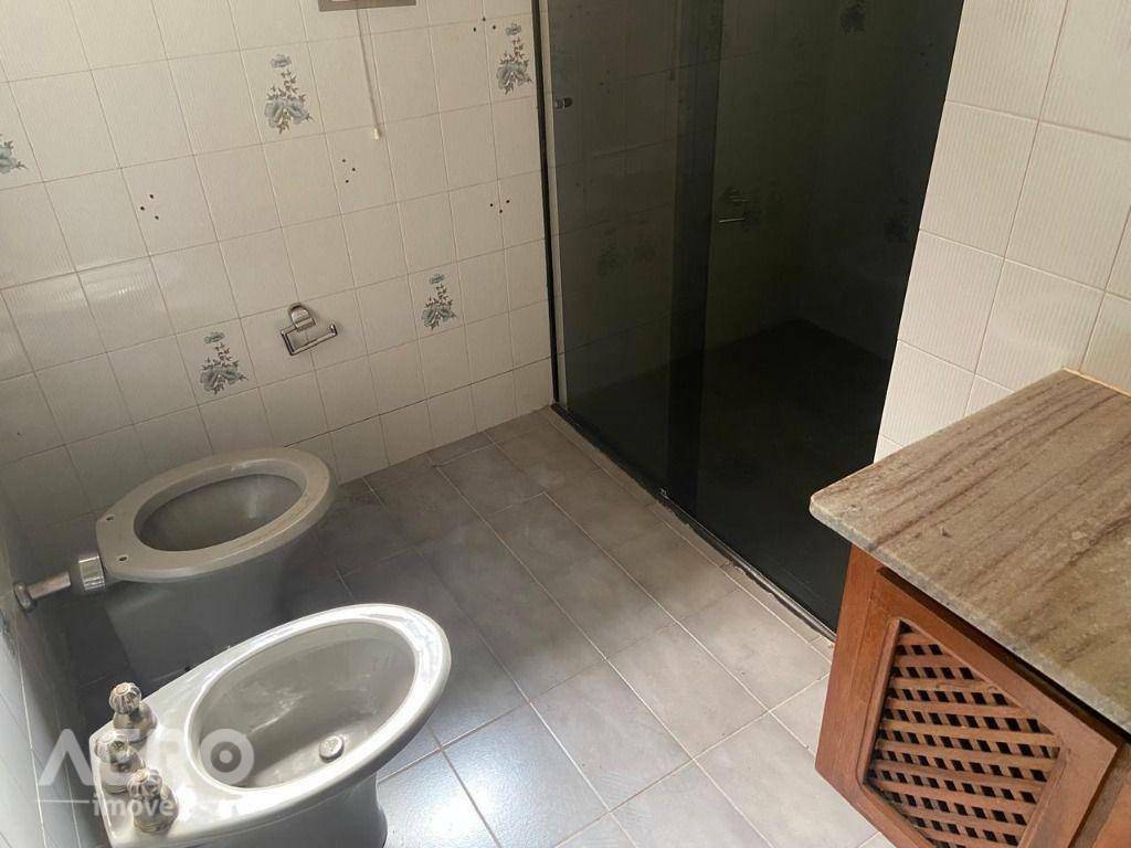 Casa para alugar com 3 quartos, 280m² - Foto 6