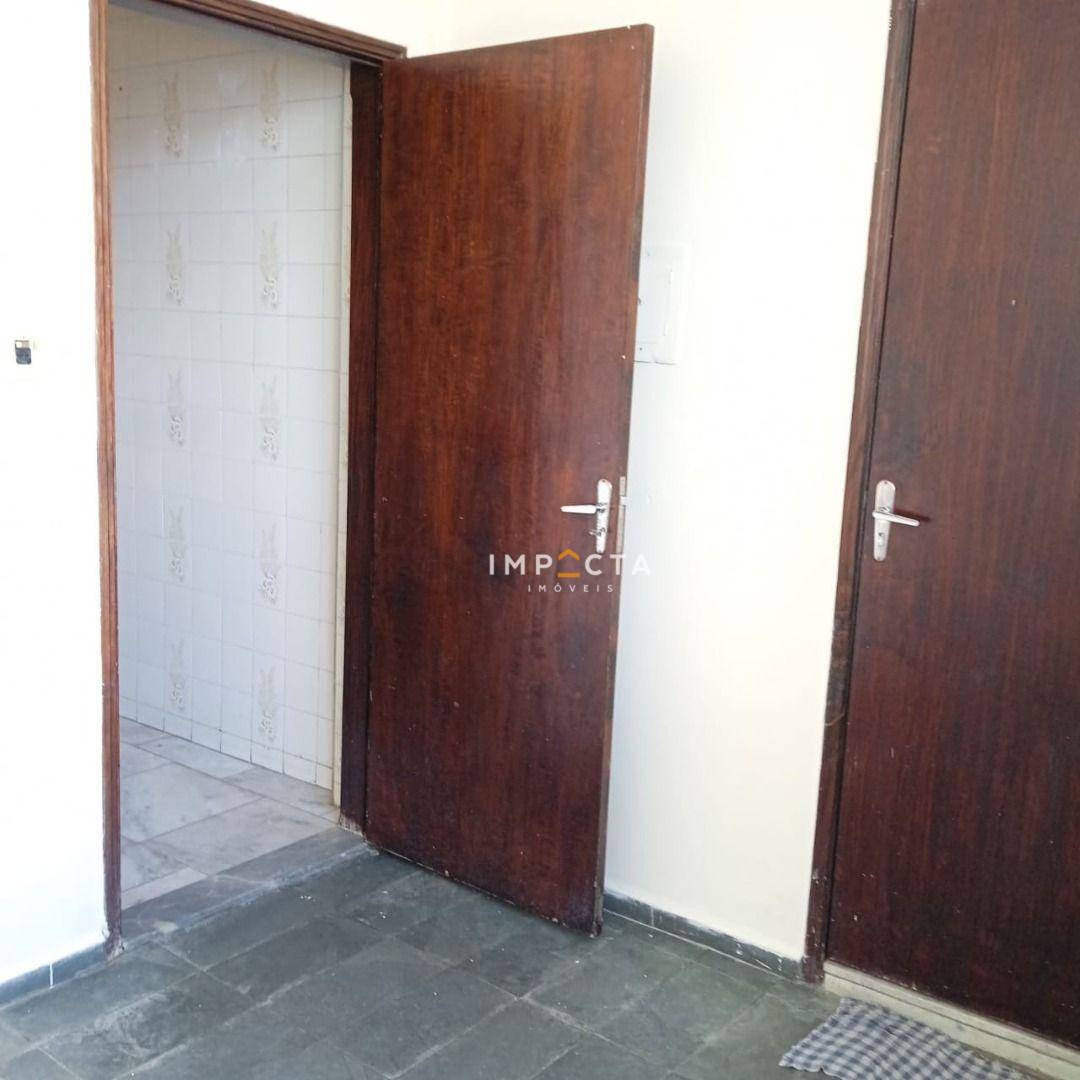 Apartamento para alugar com 3 quartos, 153m² - Foto 15