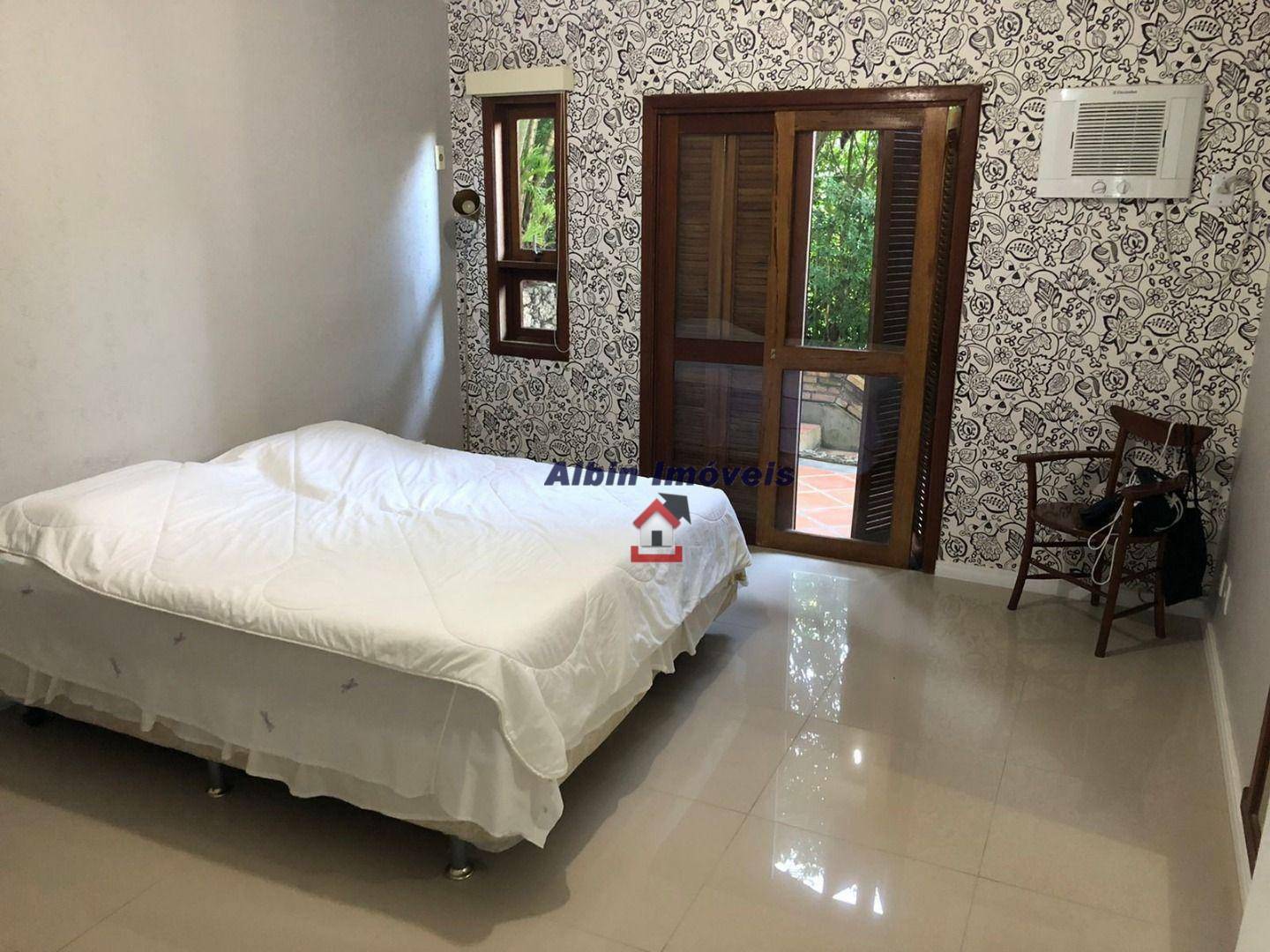 Casa à venda com 3 quartos, 300m² - Foto 22