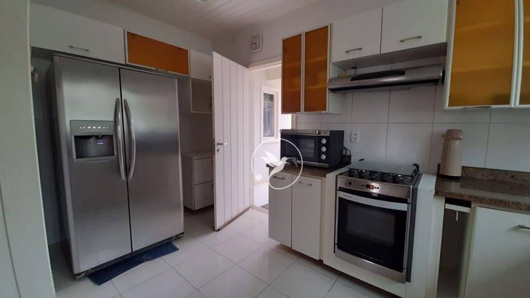 Casa de Condomínio à venda com 5 quartos, 230m² - Foto 2