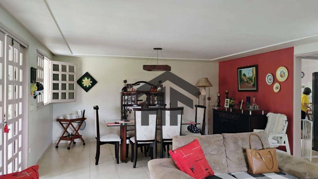 Casa de Condomínio à venda com 4 quartos, 220m² - Foto 6