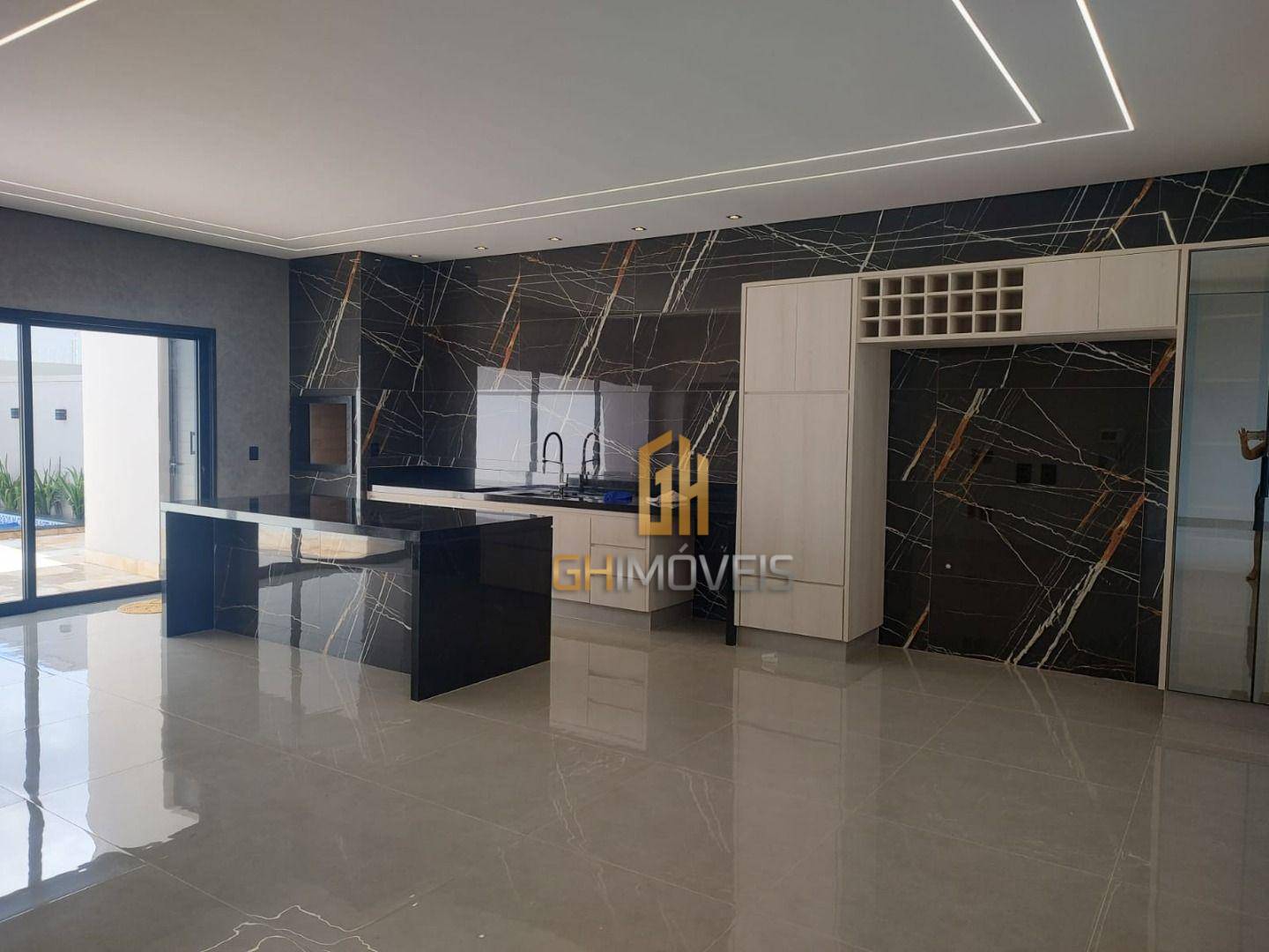 Casa de Condomínio à venda com 3 quartos, 213m² - Foto 2