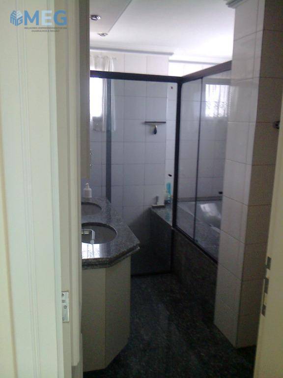 Apartamento à venda com 3 quartos, 205m² - Foto 10