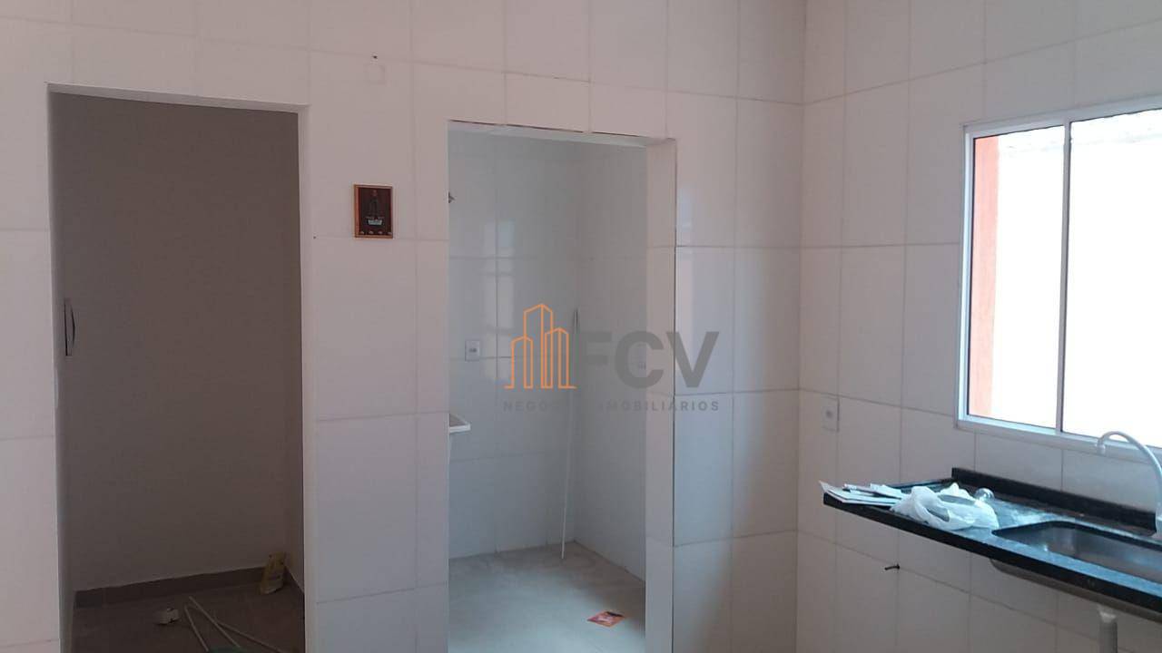 Casa à venda com 3 quartos, 96m² - Foto 5