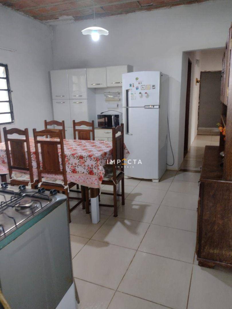 Casa à venda com 3 quartos, 88m² - Foto 1