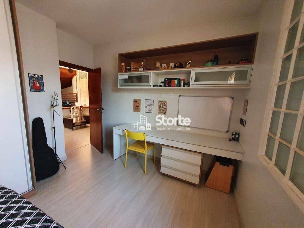 Casa à venda com 4 quartos, 376m² - Foto 14