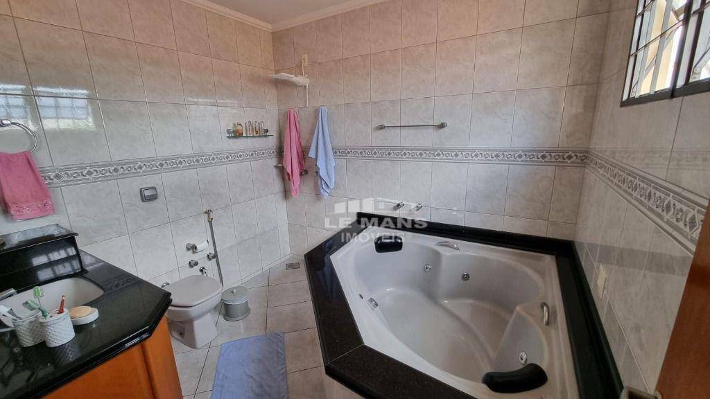Casa à venda com 3 quartos, 205m² - Foto 23