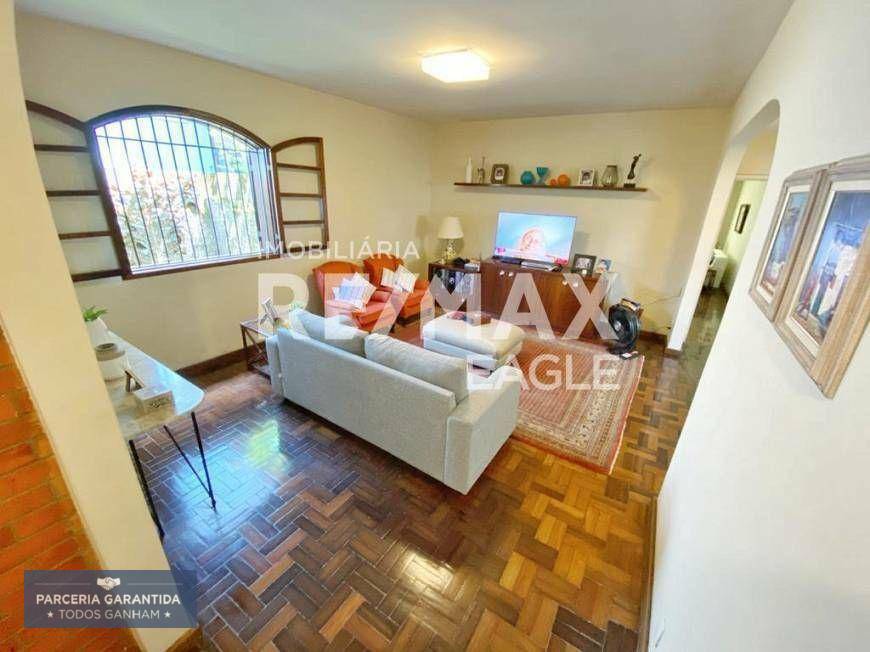 Casa à venda com 3 quartos, 220m² - Foto 8