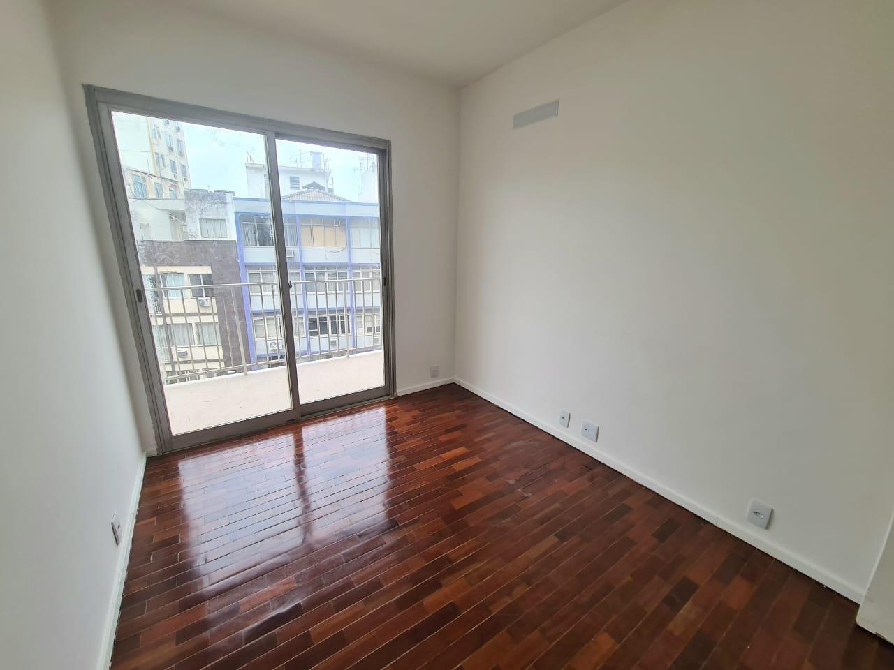 Apartamento à venda com 3 quartos, 100m² - Foto 1