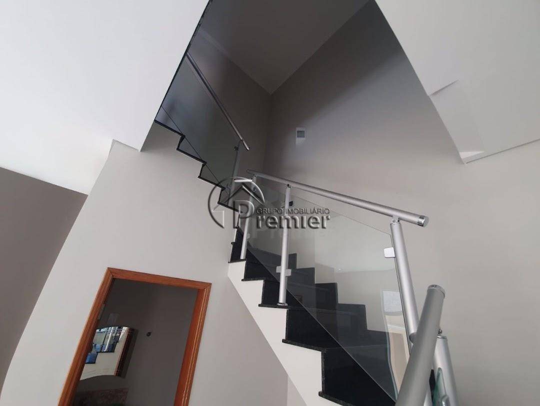 Casa à venda com 3 quartos, 185m² - Foto 2