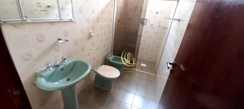 Casa de Condomínio para alugar com 3 quartos, 250m² - Foto 17