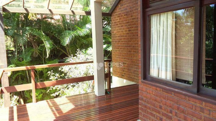 Casa de Condomínio à venda com 5 quartos, 274m² - Foto 2