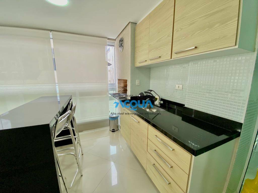 Apartamento à venda com 3 quartos, 130m² - Foto 4