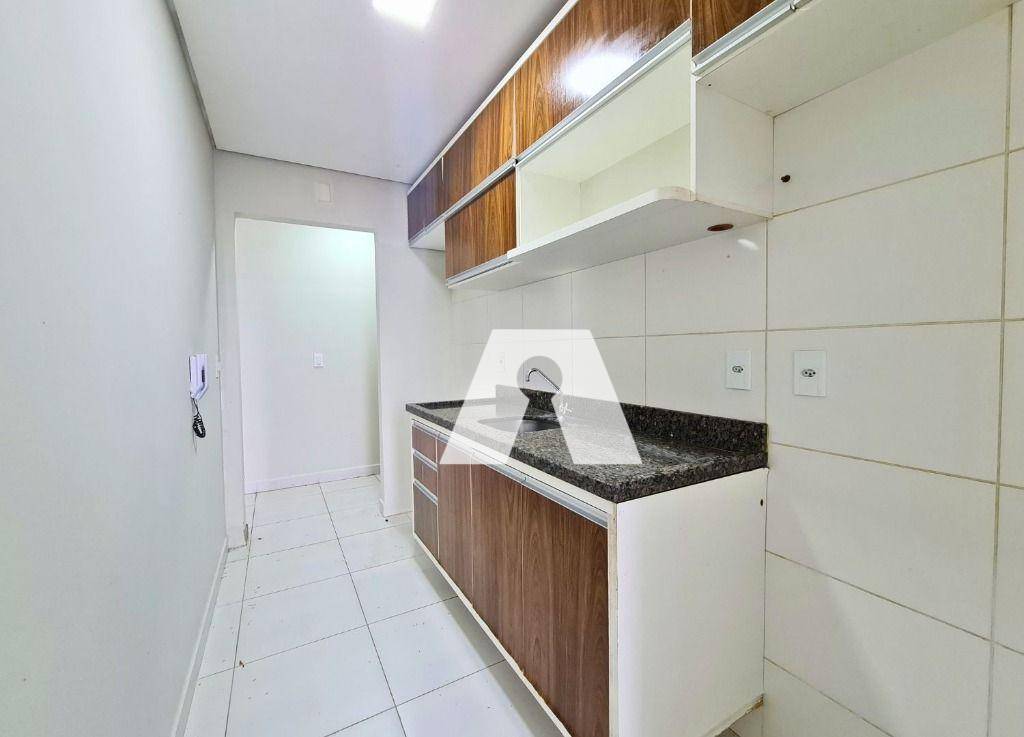 Apartamento para alugar com 3 quartos, 77m² - Foto 13