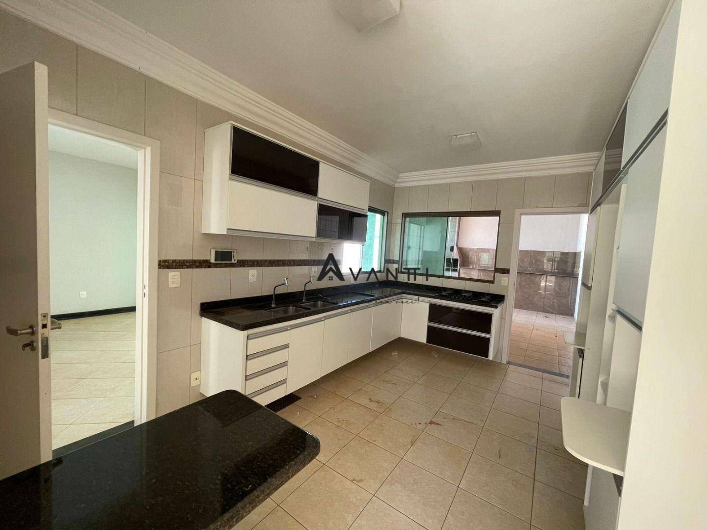 Casa, 4 quartos, 230 m² - Foto 14