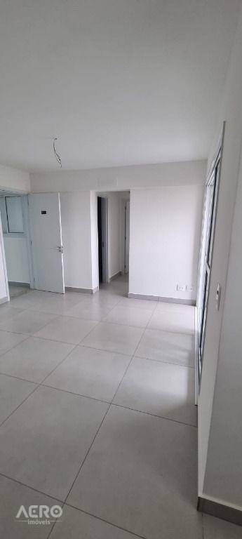 Apartamento à venda com 2 quartos, 64m² - Foto 4