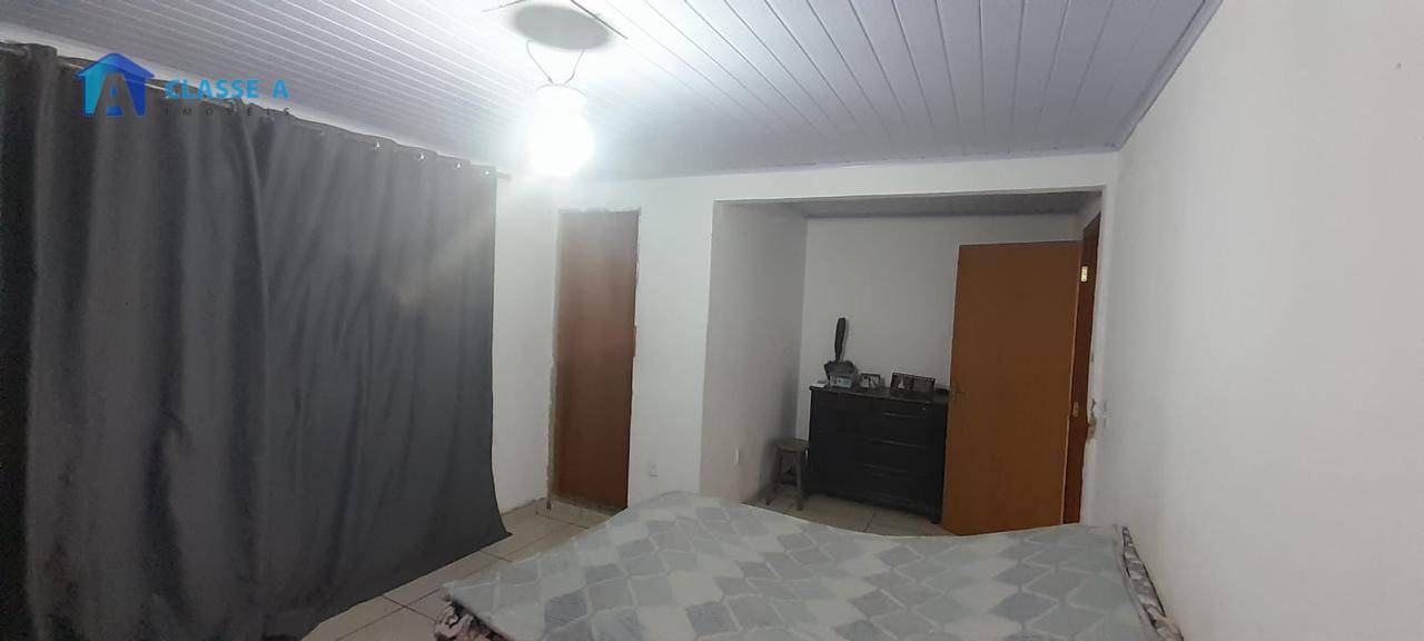 Casa à venda com 4 quartos, 200m² - Foto 11