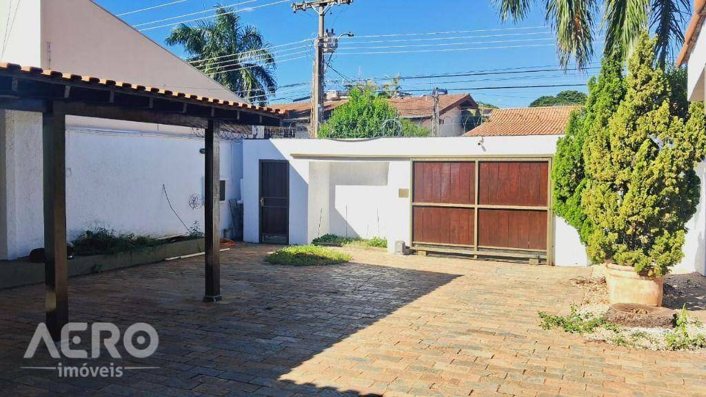 Casa à venda e aluguel com 3 quartos, 372m² - Foto 29