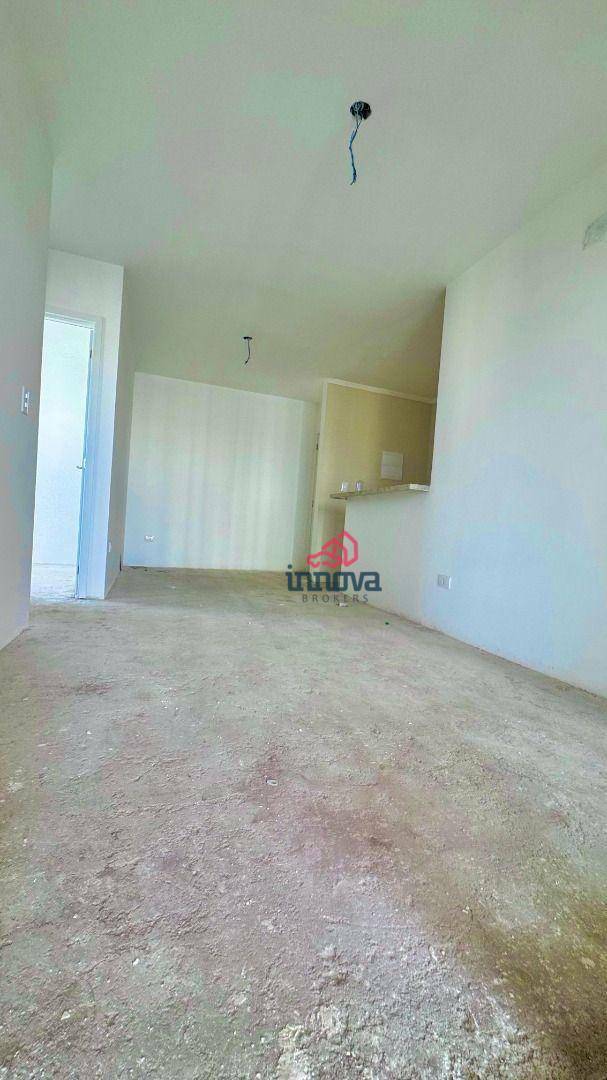 Apartamento à venda com 2 quartos, 68m² - Foto 3