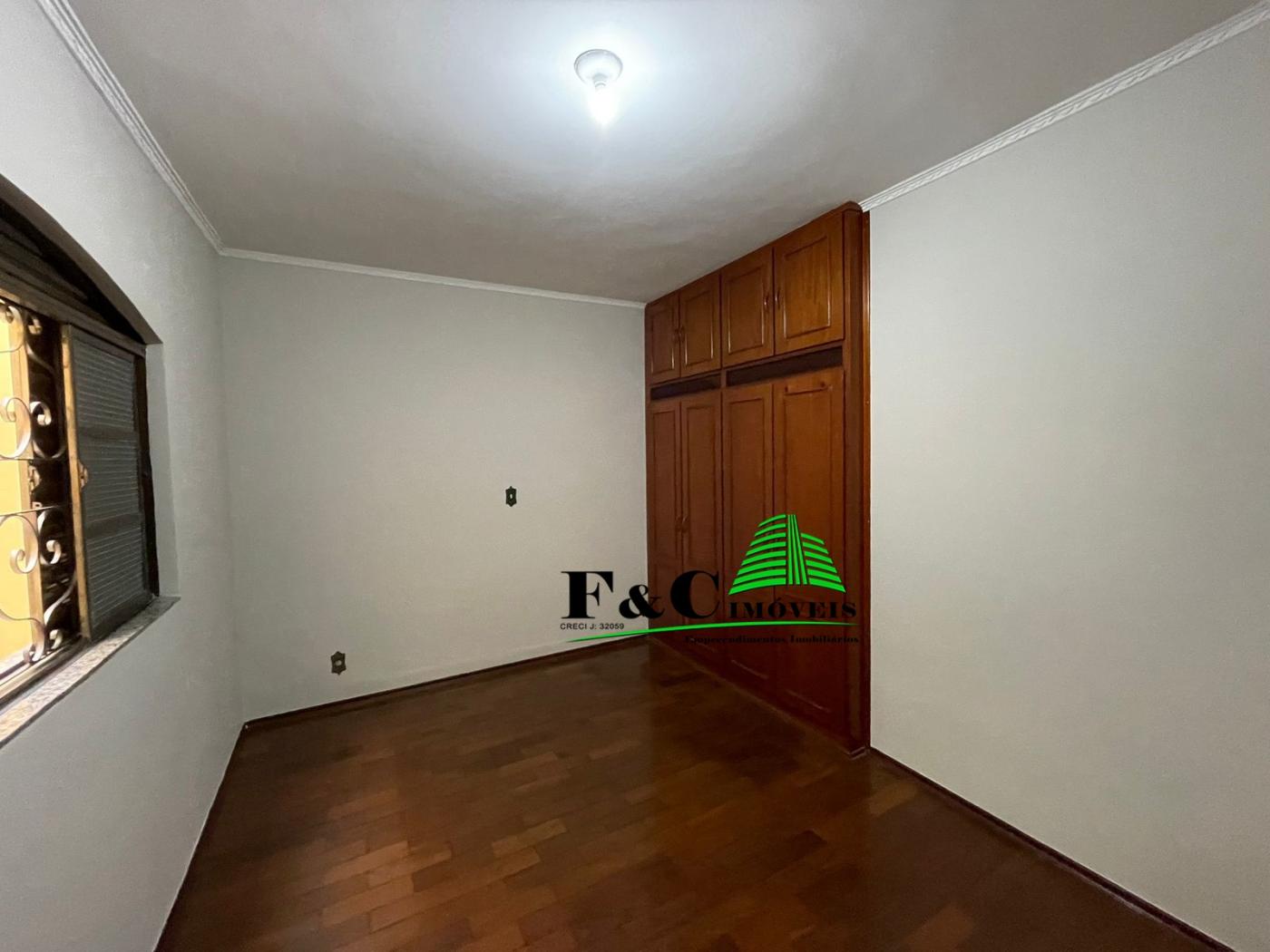 Casa à venda com 3 quartos, 200m² - Foto 11