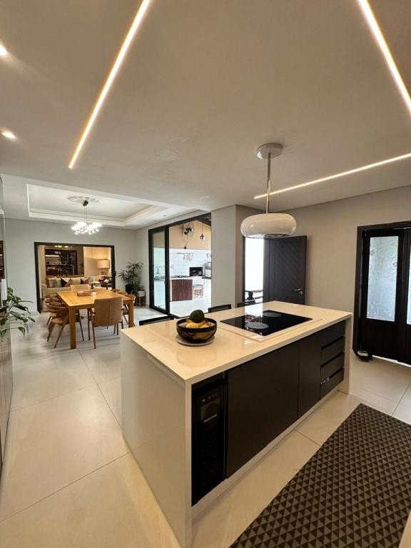 Casa à venda com 3 quartos, 1170m² - Foto 8